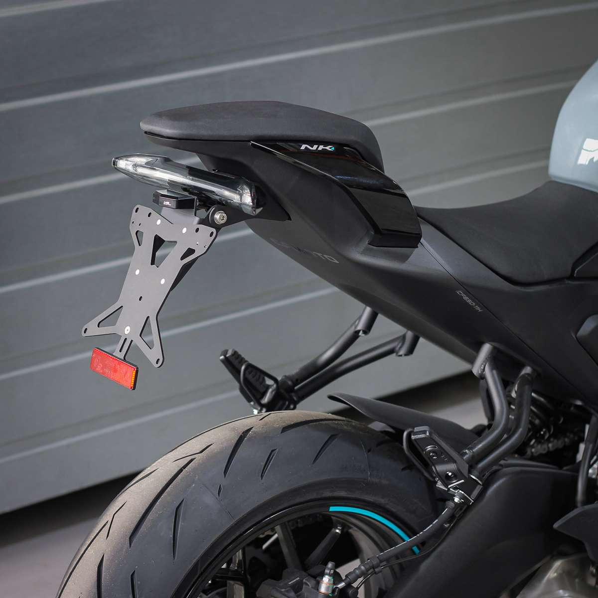 Support Plaque Immatriculation Moto MHysa Compatible CFMOTO CF800NK 800NK - Aluminium Anodisé