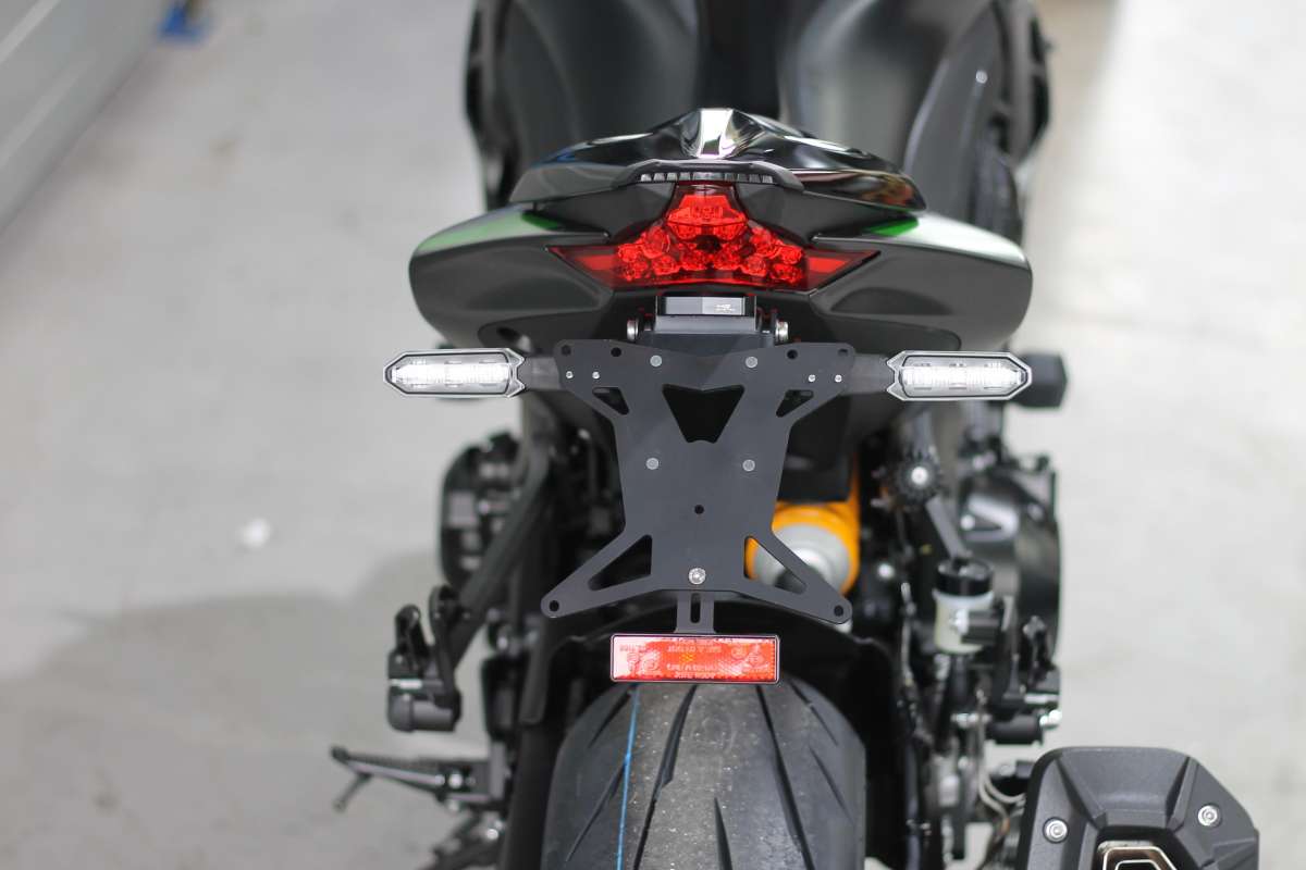 Portatarga Posteriore Universale Regolabile Per Moto – Staffa CNC Per Yamaha, Kawasaki, Ducati, Honda (Colore Arancione)