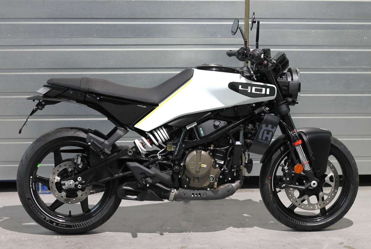 黒猫 401 Vitpilen 200 250 401 Svartpilen 125 200 250 390 R2R China Adve